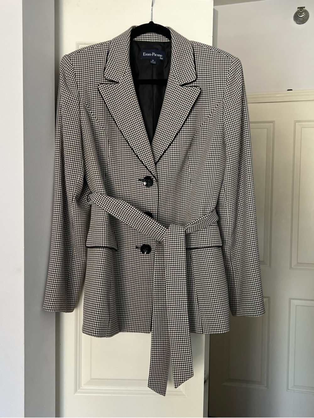 Evan Picone Black and White Houndstooth Belted Blazer. Fits M-XL